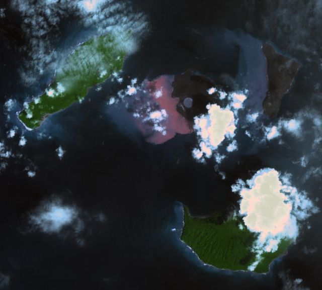 Planet Earth - Anak Krakatau: island collapse and crater transformation