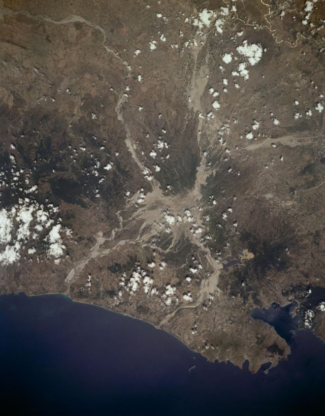 Planet Earth - Mount Pinatubo: lingering hazards after a massive eruption