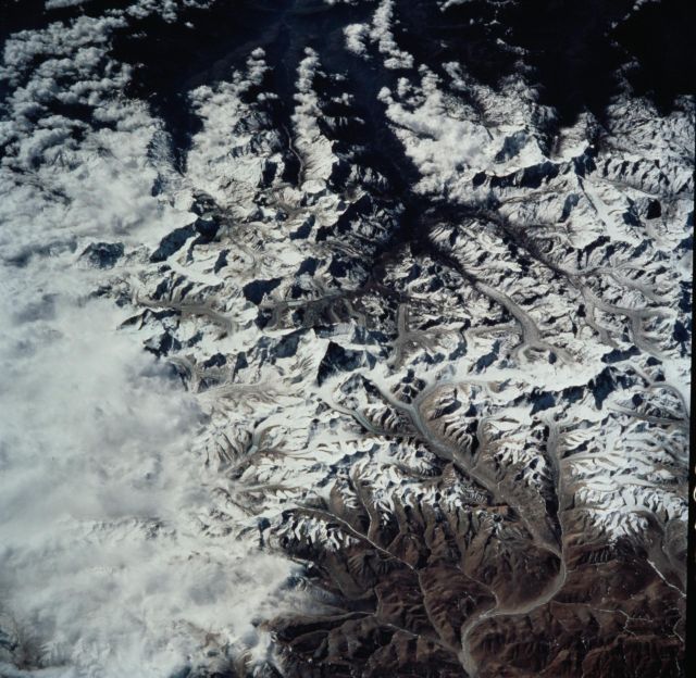 Planet Earth - Mount Everest: ancient marine limestone at Earth's summit