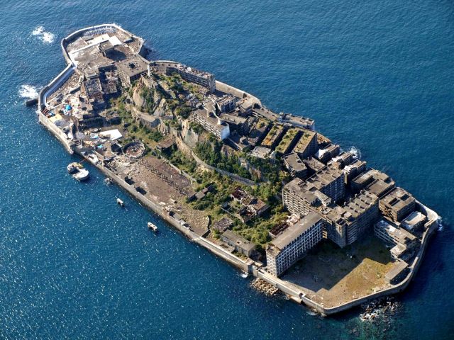 World Wonders - Hashima Island: Nagasaki's abandoned concrete coal outpost