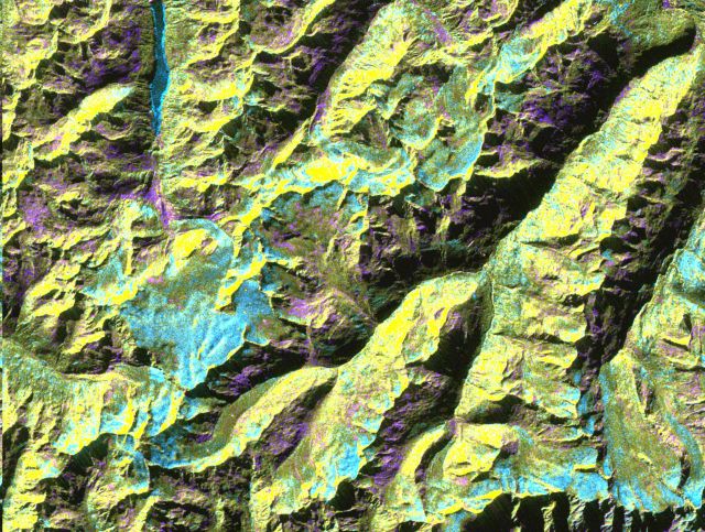 Planet Earth - Oetztal: orbital radar tracks Alpine glacier change