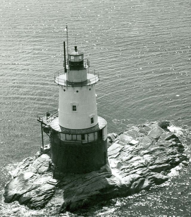 Great Structures - Caisson lighthouses: the iron sparkplugs of the sea