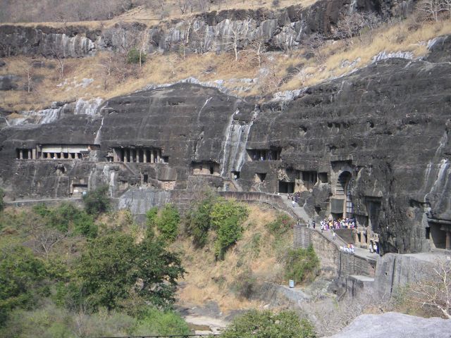 World Wonders - Ajanta Caves: masterpieces of ancient Buddhist rock art