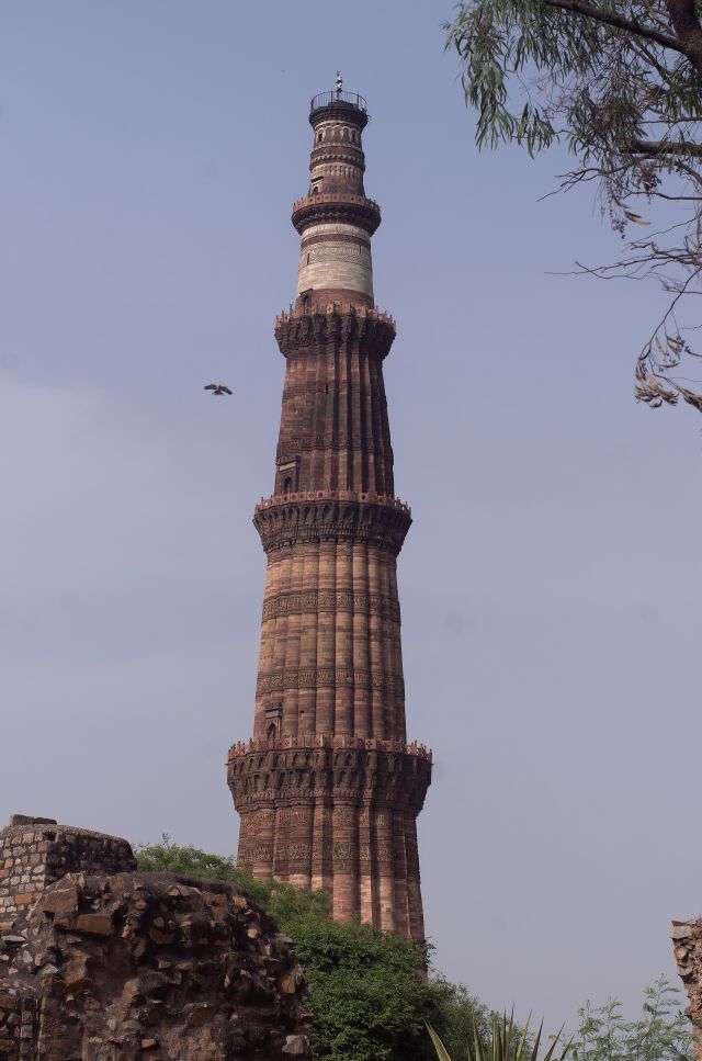 World Wonders - Qutb Minar: Delhi's historic tower of victory