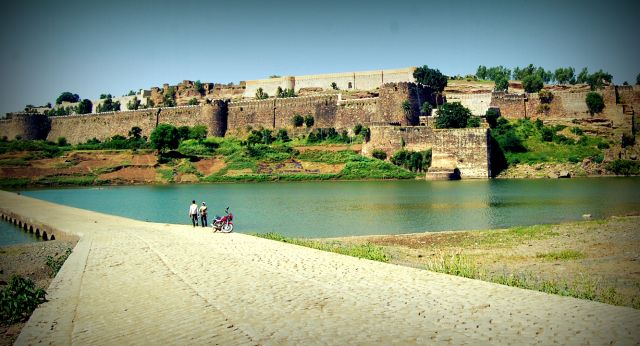 World Wonders - Gagron Fort: Rajasthan's river-encircled hill and water fortress