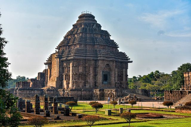 World Wonders - Konark Sun Temple: The stone chariot of Odisha