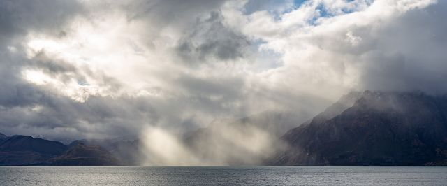 Science & Nature - Crepuscular rays: why twilight sunbeams glow orange and red