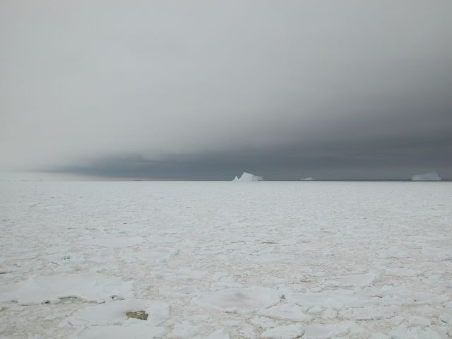 Science & Nature - Water sky: how clouds guide polar explorers to open sea