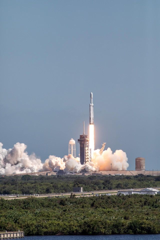 Planet Earth - Europa Clipper: Launching an odyssey to Jupiter's ocean world