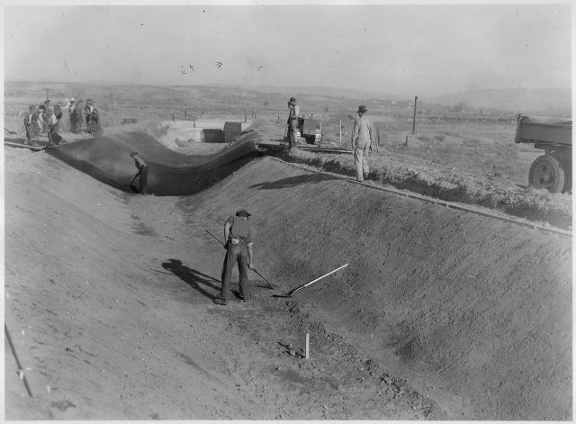 Great Structures - Canal lining: sealing trenches to prevent water loss