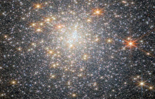 Space - Globular cluster NGC 6440: stellar crowding inside galactic bulge