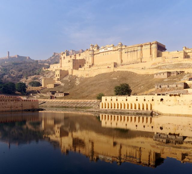 World Wonders - Amber Fort: The hilltop palace stronghold of Rajasthan