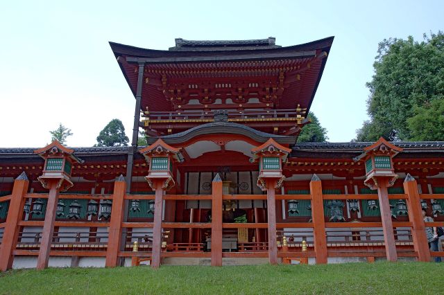 World Wonders - Kasuga-taisha: Nara's ancient shrine of lanterns and deer