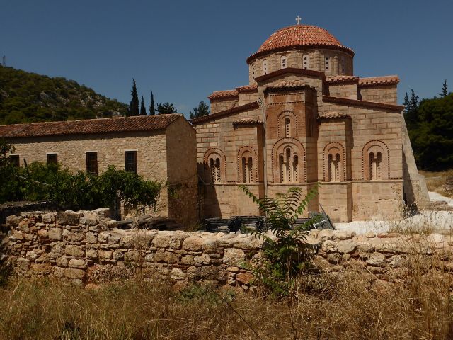 World Wonders - Daphni Monastery: Byzantine architecture and shimmering golden mosaics