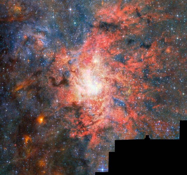Space - Webb detects water and dust beside Milky Way's black hole