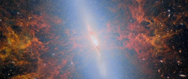 Space - Messier 82: The Cigar Galaxy's explosive stellar nursery