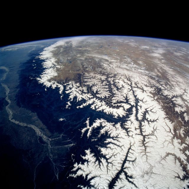 Planet Earth - The Brahmaputra River: a glacier-fed giant across Asia