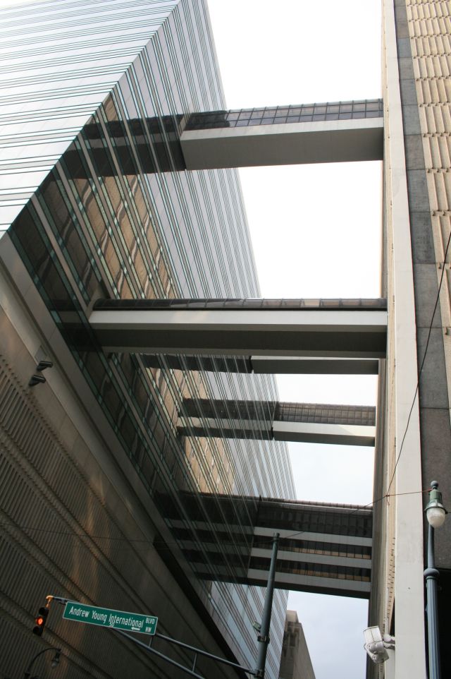 Great Structures - Skyways: Elevated pedestrian walkways reshaping city centers