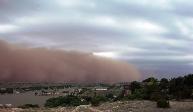 Weather - Haboobs: towering walls of desert dust