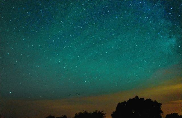 Science & Nature - Airglow: why Earth's night sky is never dark