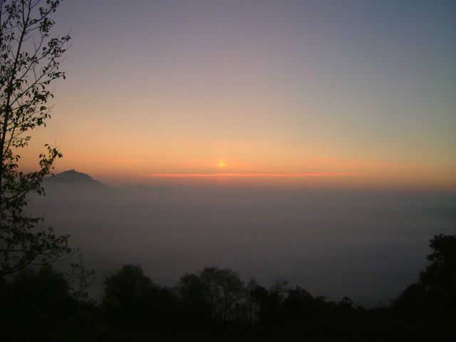 Science & Nature - False sunrises: optical mirages and pillars before dawn