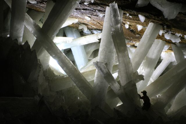Science & Nature - Cave of the Crystals: subterranean giant selenite formations