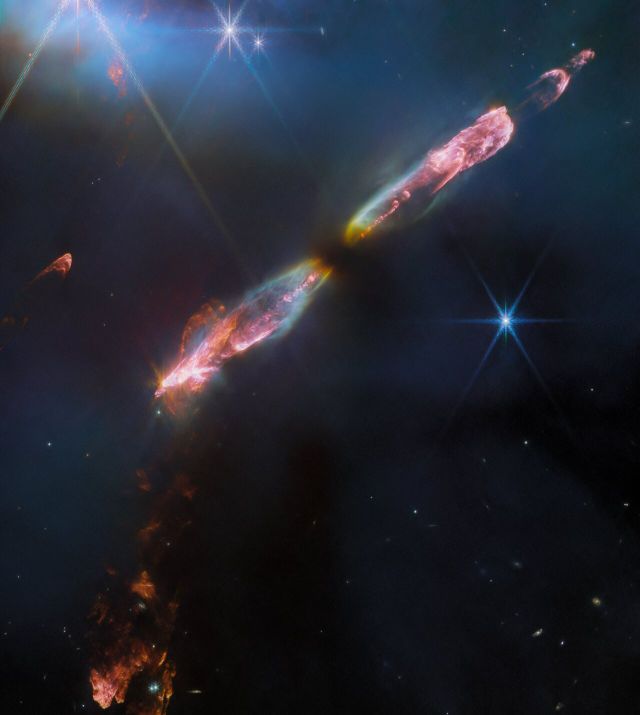 Space - Herbig-Haro 211: Webb captures supersonic protostellar jets