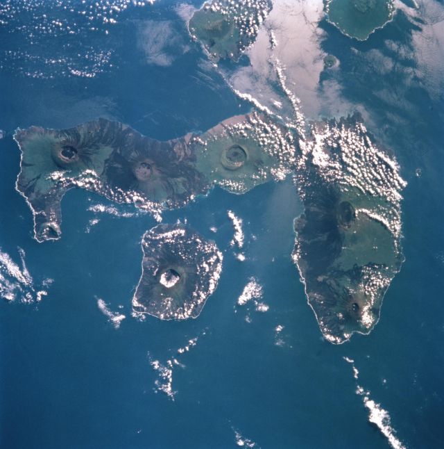 Planet Earth - Galapagos Islands: Active volcanic cradles of unique equatorial life