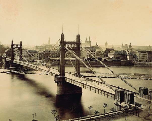 Great Structures - Albert Bridge: the last survivor of an unusual design