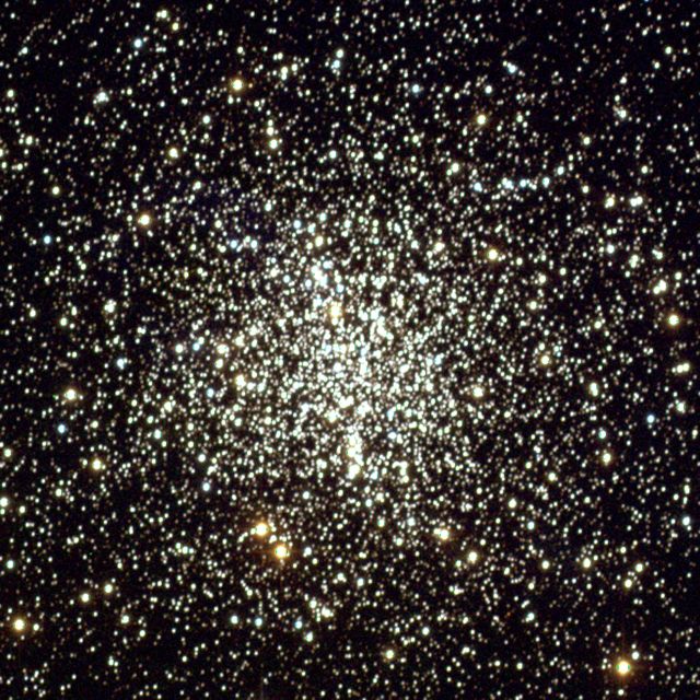 Space - Messier 4: The oldest and farthest known planet