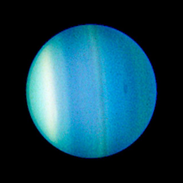 Space - Uranus: Hubble spots a massive atmospheric vortex