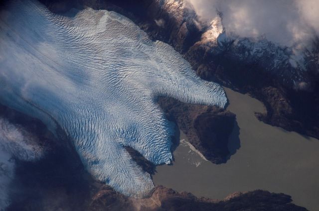 Planet Earth - Grey Glacier: Patagonian ice flowing into Grey Lake