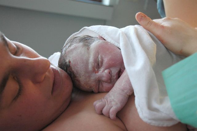 Inventions - Kangaroo mother care: the power of skin contact