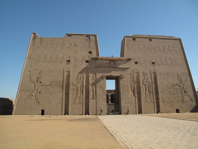 Egyptology - Temple of Edfu: the preserved sanctuary of Horus