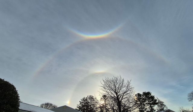 Science & Nature - Supralateral arc: The wide atmospheric halo above the Sun