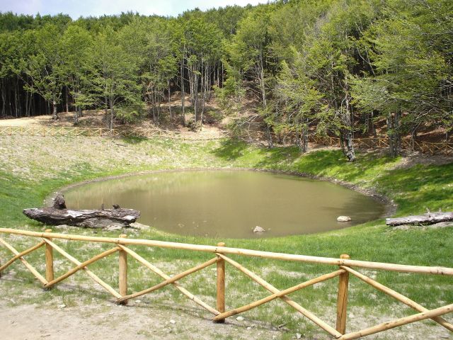 The Etruscans - Lake of the Idols: an Etruscan mountain sanctuary cache