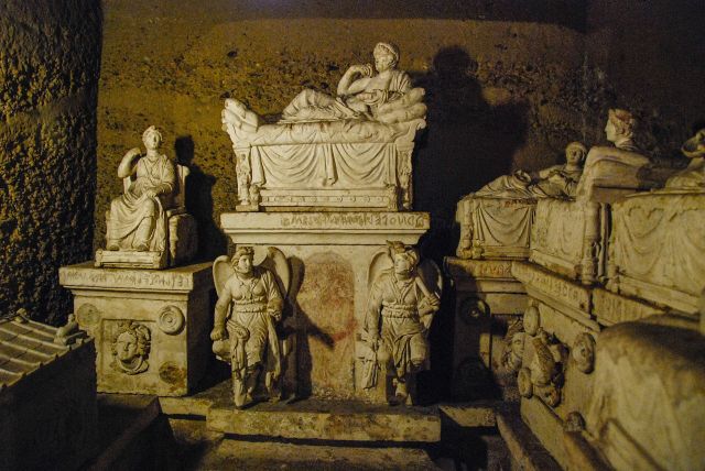 The Etruscans - The Volumnus hypogeum: a noble Etruscan family tomb