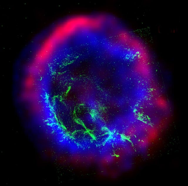 Astronomy - E0102: an ancient cosmic blast in a neighboring galaxy