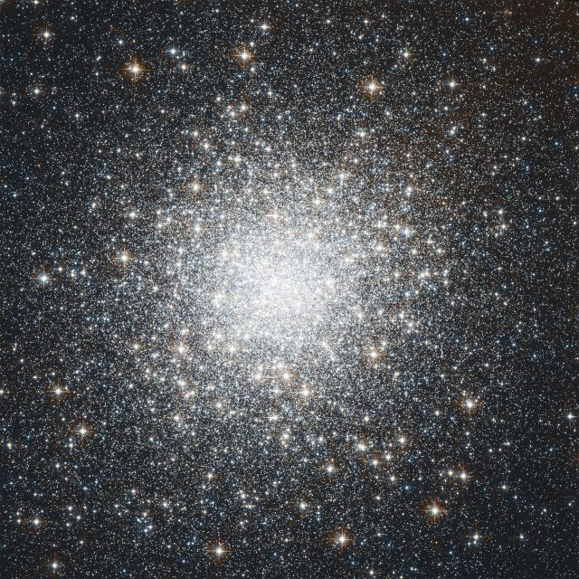 Astronomy - Globular clusters: ancient spherical cities of stars