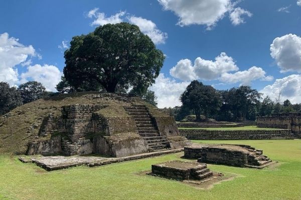 Maya, Aztecs & Incas - Iximche: The Mountain Stronghold of the Kaqchikel Maya
