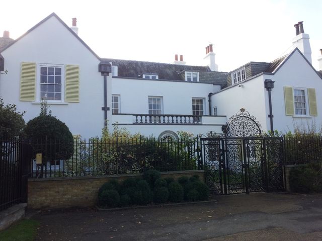 Castles & Palaces - Thatched House Lodge: Richmond Park's rustic royal home