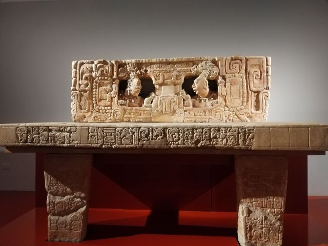 Maya, Aztecs & Incas - Piedras Negras: the sculpted Maya city along the Usumacinta