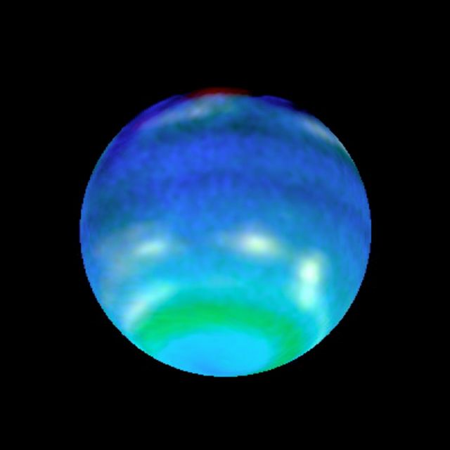 Space - Neptune: Hubble probes the mysterious storms of the blue giant