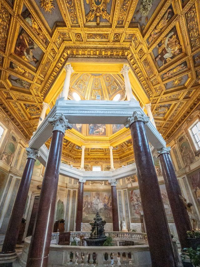 The Roman Empire - The Lateran Baptistery: Rome's historic octagonal font