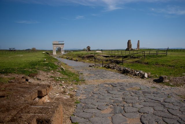 The Etruscans - Vulci: the bronze-crafting Etruscan metropolis of lost tombs