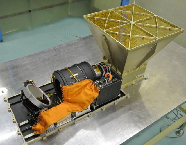 Astronomy - UFFO Pathfinder: rapid space tracking for gamma-ray bursts