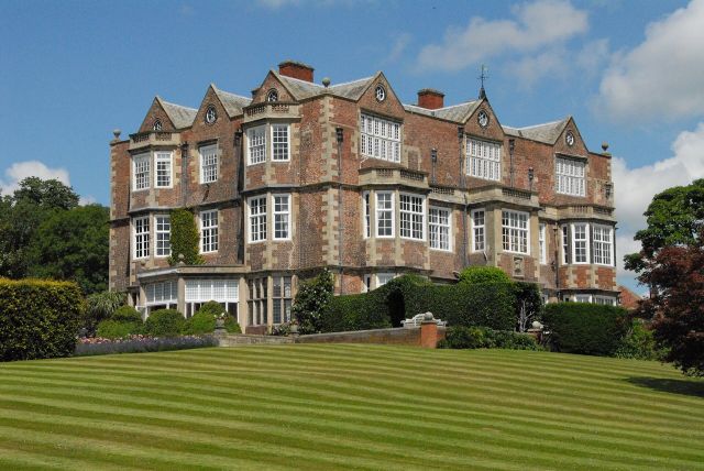 Castles & Palaces - Goldsborough Hall: A Jacobean stately home in Yorkshire