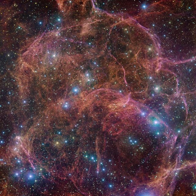 Astronomy - Vela remnant: an expanding shell from an ancient blast