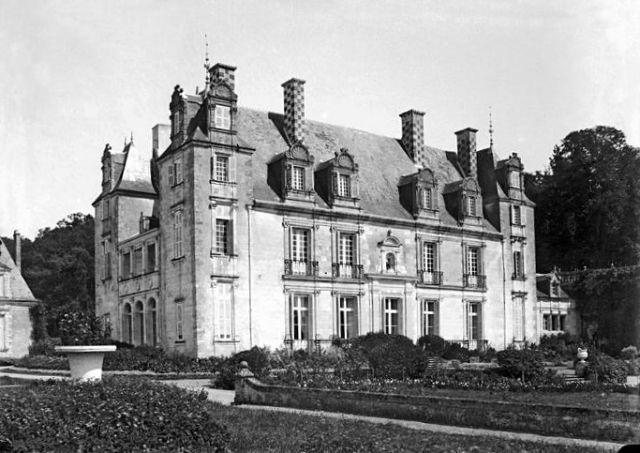 Castles & Palaces - Château de Valmer: Loire Valley Renaissance gem and terraced gardens