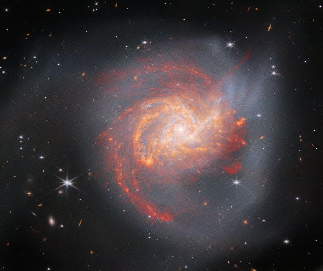 Space - NGC 3256: The aftermath of a massive cosmic collision